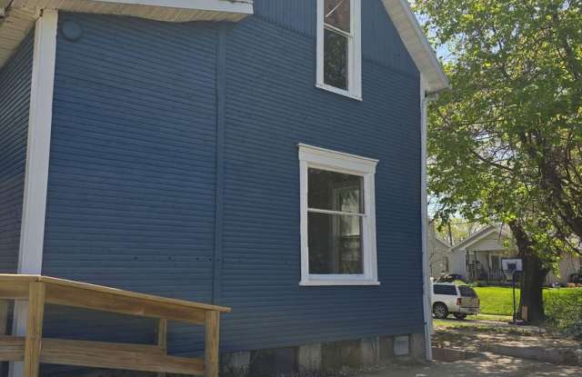 Fully Renovated Home Historic West Side of Downtown Gallery 4