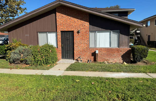 Fully Renovated 2 bedroom 1 Bath Condo photos photos