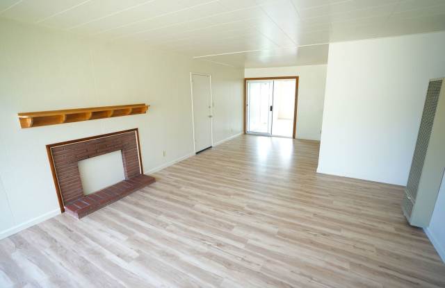 Single Level Home in Arcata-Pet Friendly Gallery 4