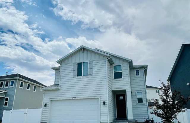 Beautiful 4 bedroom 2.5 bathroom available in Eagle Mountain photos photos