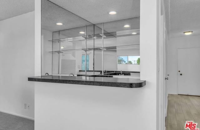 404 San Vicente Blvd photos photos