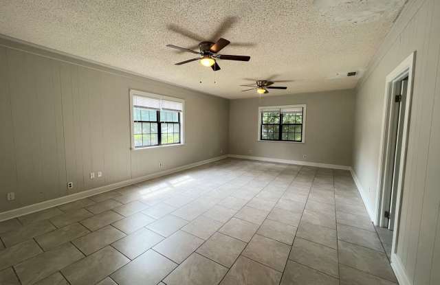 Spacious Green Cove Springs House On Large Lot Gallery 1