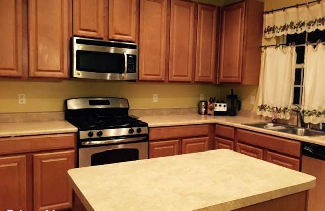 2724 Laurelwood Ct Gallery 2