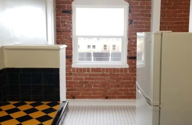 1237 N Edgemont St Gallery 2