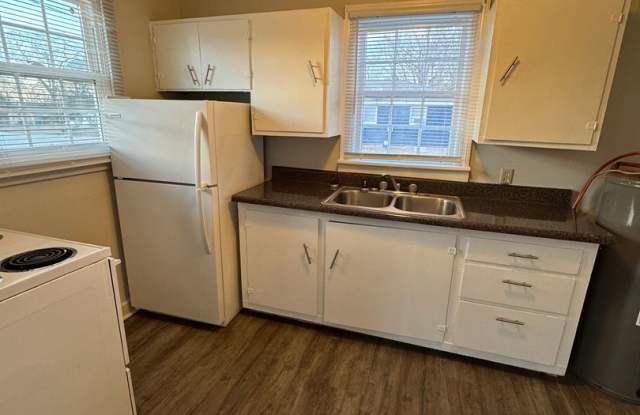 102 Thomas Ave SE, Jacksonville, AL **MOVE IN SPECIAL** Gallery 3