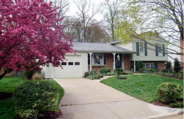 Single Family Home with Garage in Lake Ridge - 3219 Manitoba Drive, Lake Ridge, VA 22192