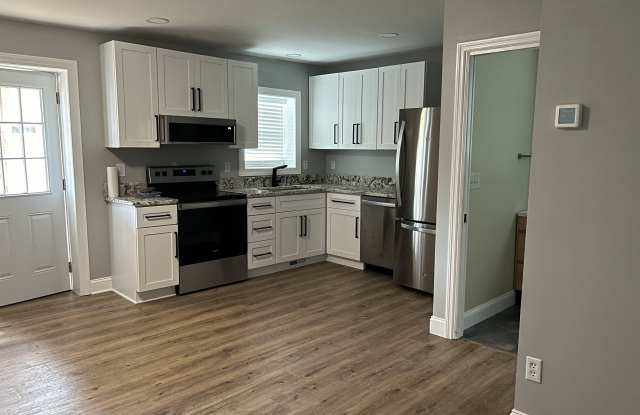402 1/2 W Pine St photos photos