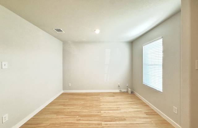 Spacious 5 Bedroom House in Cleveland Gallery 3