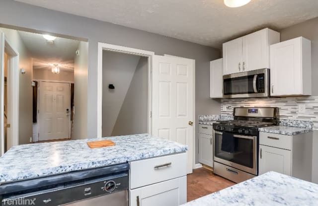 7208 WILLOW HILL DR - 7208 Willow Hill Drive, Peppermill Village, MD 20743