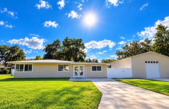 SUPER CUTE 2 BEDROOM, 2 BATH HOME – POWER & WATER INCLUDED! Gallery 1