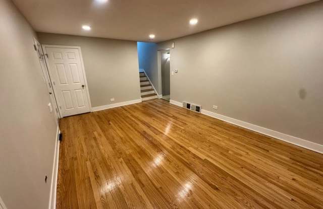 14635 Woodlawn Avenue Gallery 2