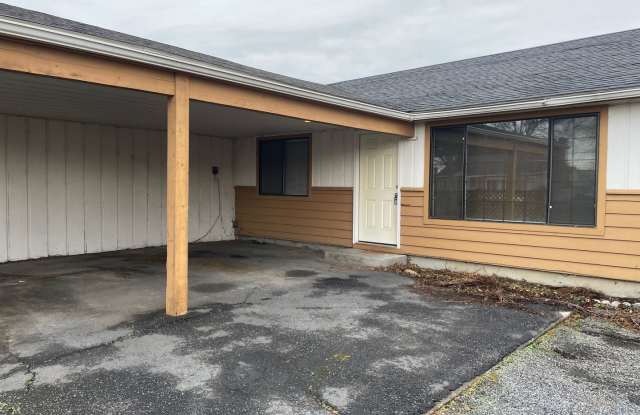 Duplex For Rent / WSG INCLUDED!!! Gallery 3