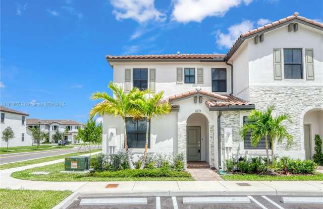 11795 SW 246th Ter - 11795 Southwest 246 Terrace, Princeton, FL 33032