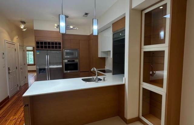 933 N CALVERT ST #C photos photos