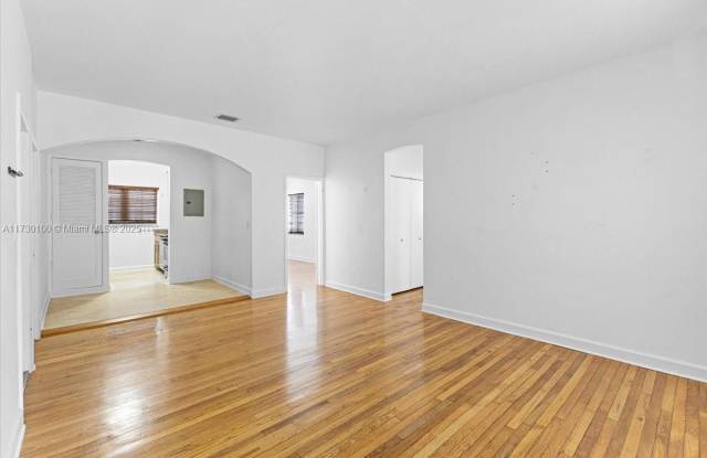 1561 Lenox Ave photos photos