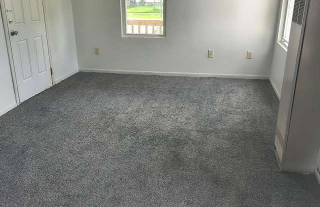 106 S Clay St - Two Bedroom Unit Gallery 4