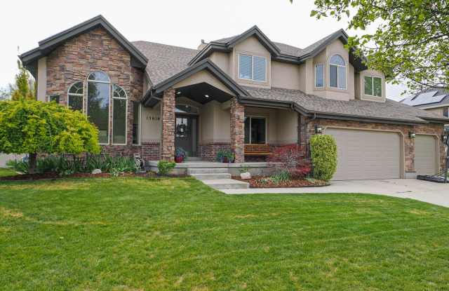 4 Bedroom, 2.5 bathroom Bluffdale Home photos photos