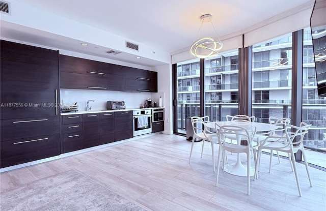 55 SW 9th St photos photos