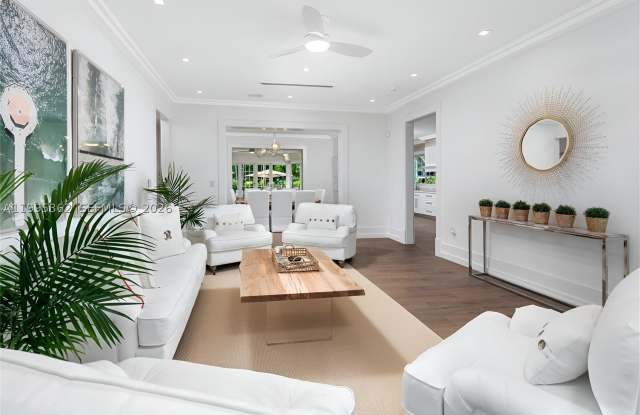 2575 Pine Tree Dr Gallery 4