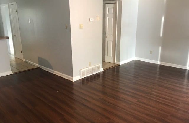 3877 Glencoe Drive Gallery 3