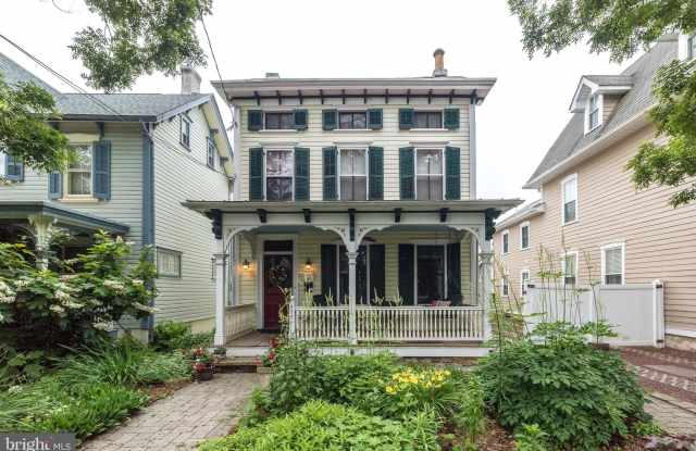212 W COURT STREET photos photos