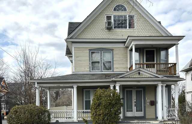 104 Howard Avenue photos photos