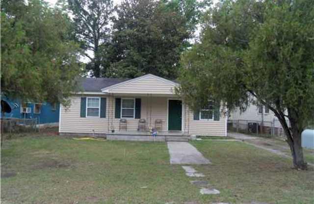 Duplex For Rent-Great Location! Gallery 3