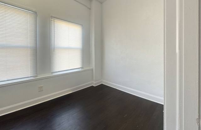 2044 South 68th St, 3 bedrooms, 1 bathroom House for 1,400/Month Gallery 3