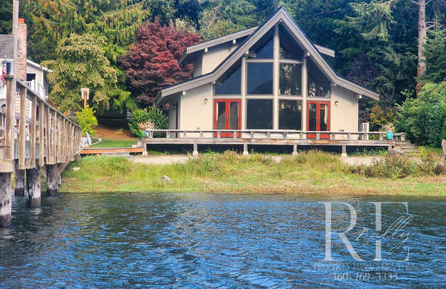 Waterfront Living in Indianola – Dock, Beach, and Views Through June 2026 photos photos