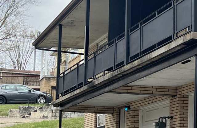 102 Webster Ave. - 102 Webster Avenue, Weirton, WV 26062