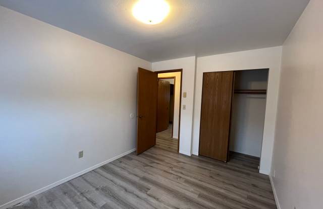 Duplex off of 48th Ave! Gallery 4