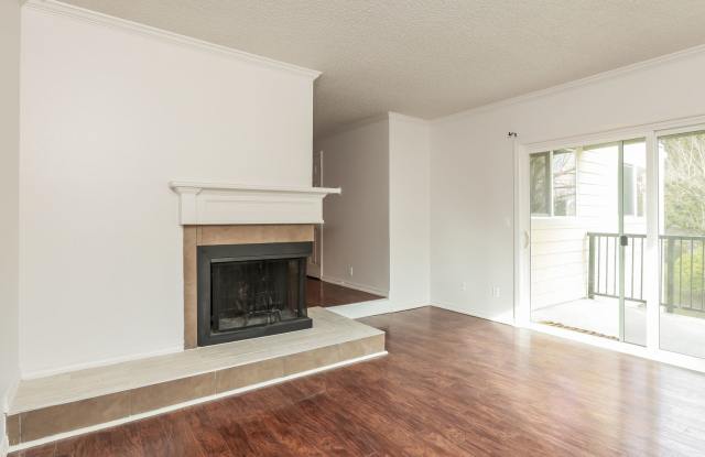 2 bedroom 1 bath Condo for Rent in Everett WA - 13011 East Gibson Road, Snohomish County, WA 98204