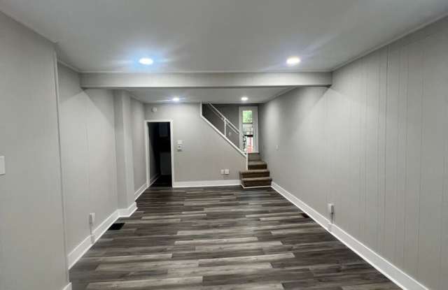 Beautiful, remodeled house nice close to everything photos photos