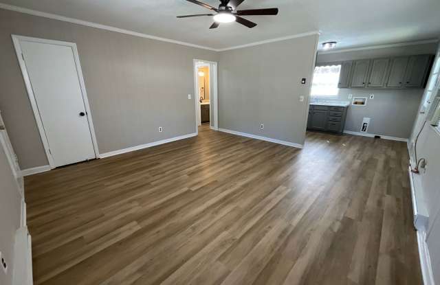 Only $995/mo! Completely Remodeled! Two bedroom, One Bathroom home in Northeastern GSO! Gallery 3