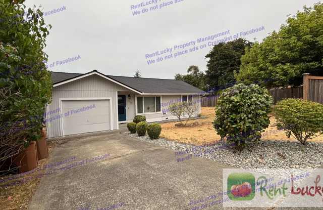 Spacious Browns Point Home – 2 Bed | 1 Bath | Huge Yard + Storage photos photos