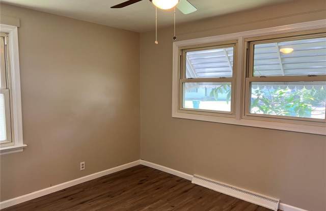 9712 Gloucester Gallery 4