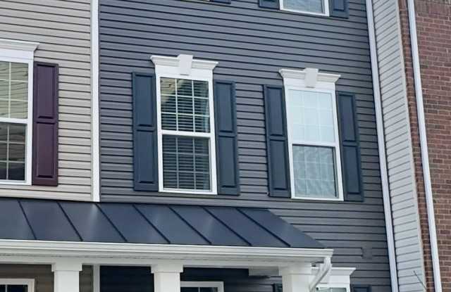 18370 REAPER HILL COURT - 18370 Reaper Hill Court, Triangle, VA 22172