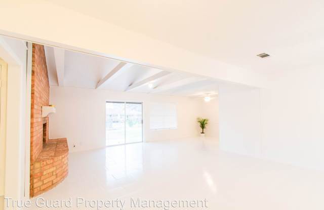 2137 Shady Grove Dr. Gallery 4