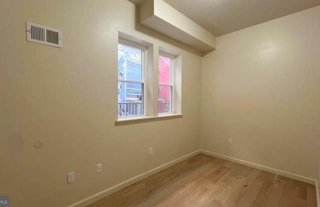 1219 W SILVER STREET Gallery 4