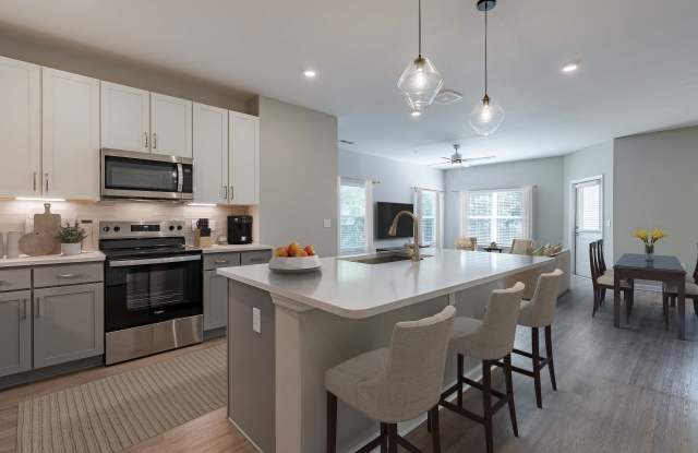 Paxton Place Apartments Gallery 2