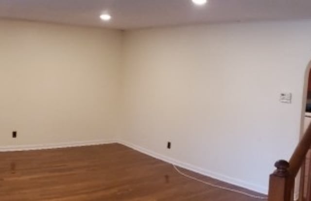 191 Philip Ave Gallery 3