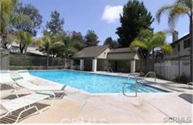 24405 MARQUIS Circle Gallery 4