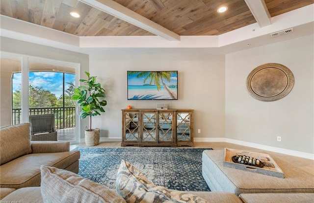 10740 Vivaldi CT Gallery 3