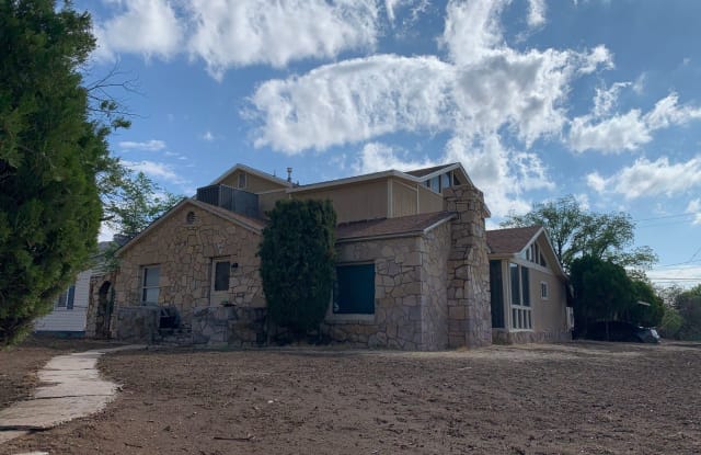 602 N Lake St. - 602 North Lake, Carlsbad, NM 88220