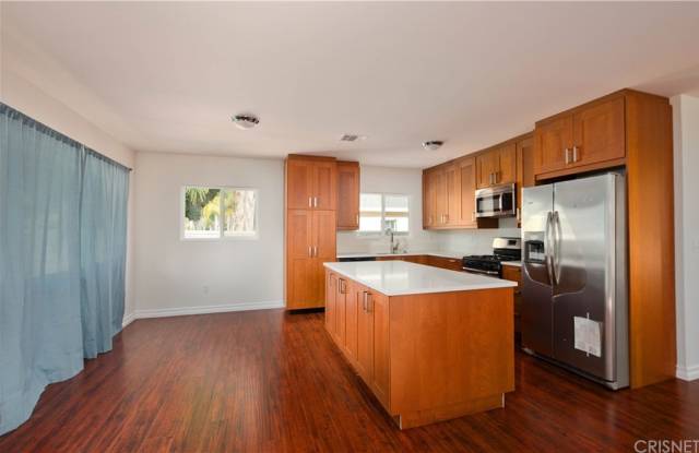 5912 Calvin Avenue Gallery 3