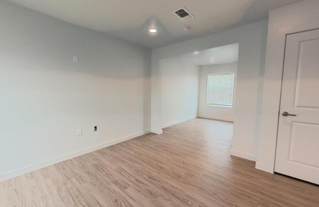 Sabine Apartments Gallery 2