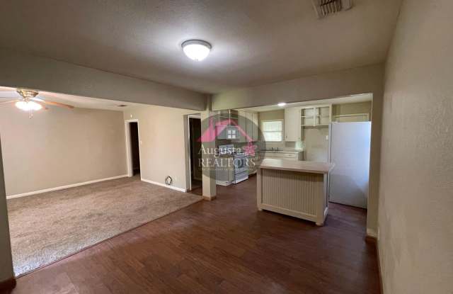 Adorable 2 bedroom home! Gallery 4
