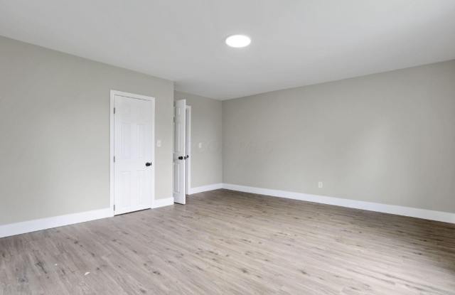 522 N Madriver St photos photos