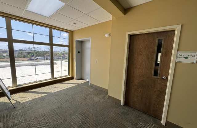 100 London Mountain View Drive unit: 4 photos photos