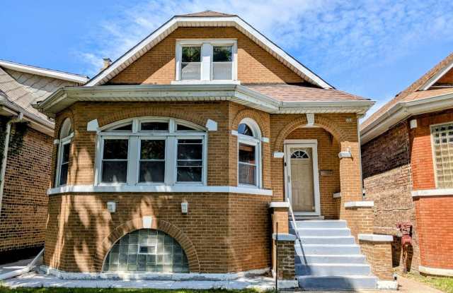 834 N Kolin Avenue photos photos